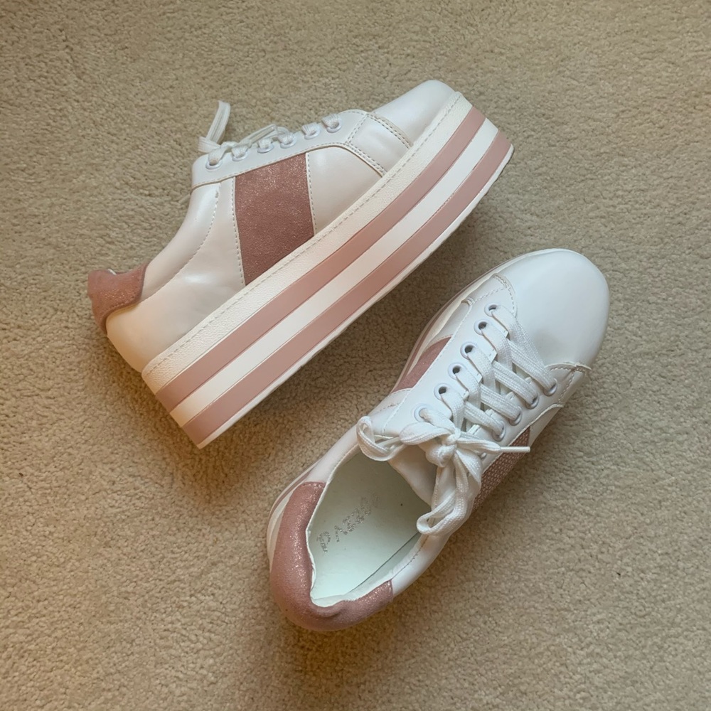 Pink/white platform sneakers